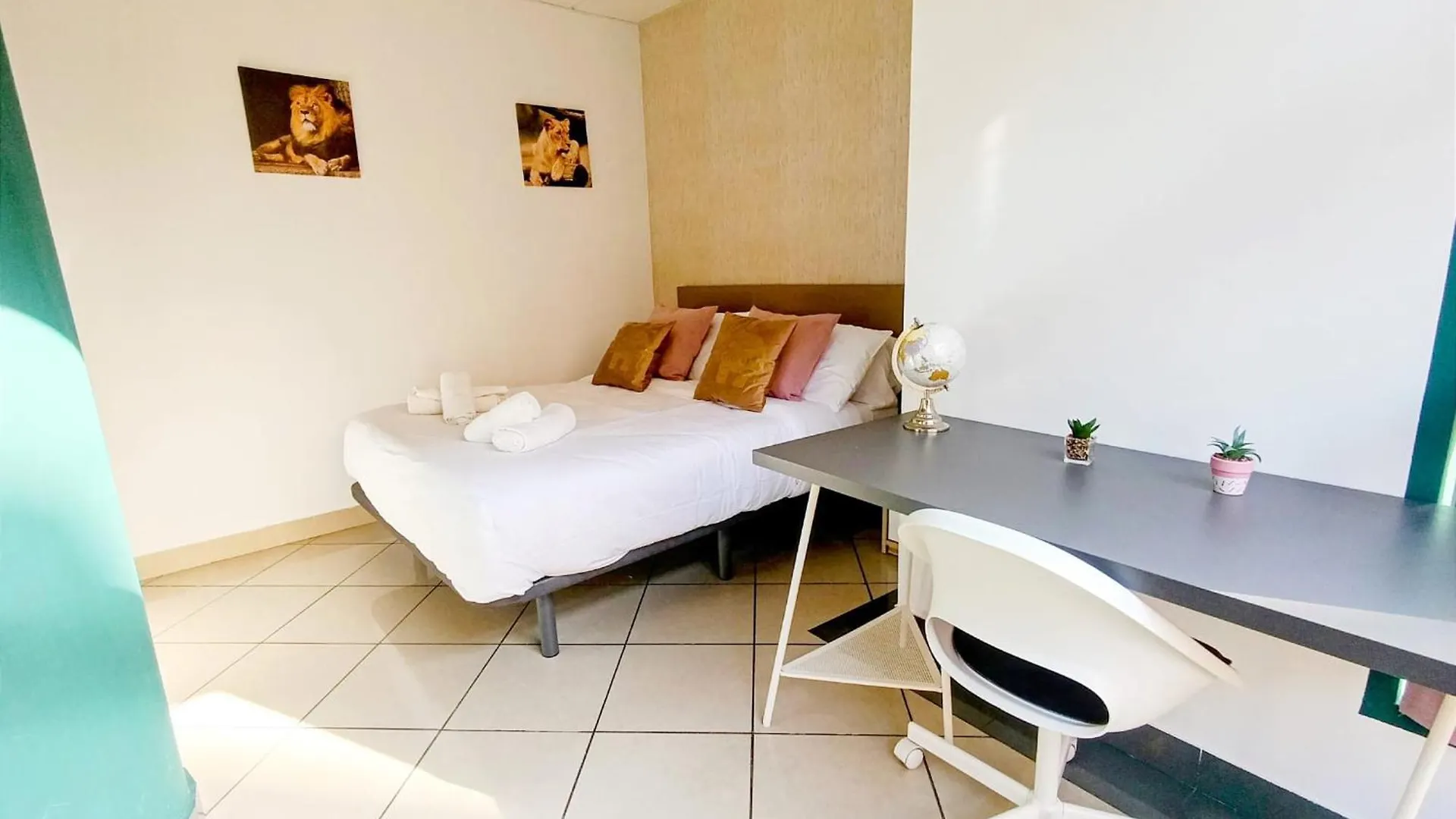 말라가 Apartamento El Bambu Cerca Del Mar 아파트 0*,